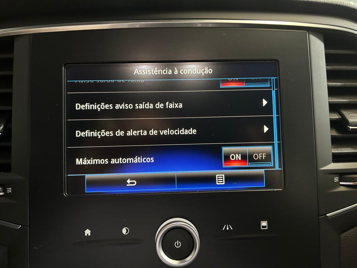 renault-megane-sport-tourer-2018-diesel-1461cc