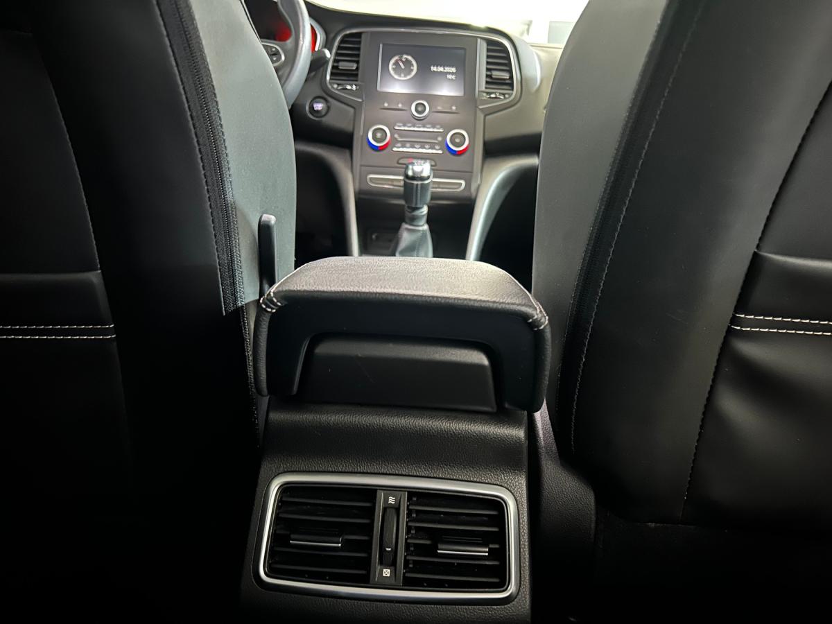 renault-megane-sport-tourer-2018-diesel-1461cc