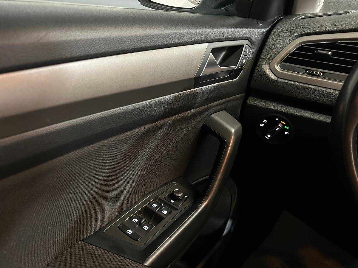 volkswagen-t-roc-2021-gasolina-999cc