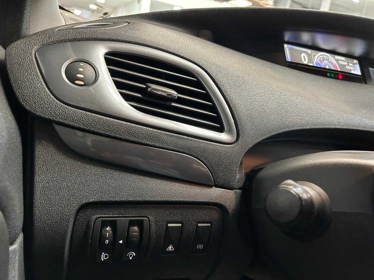 renault-scenic-2013-diesel-1598cc