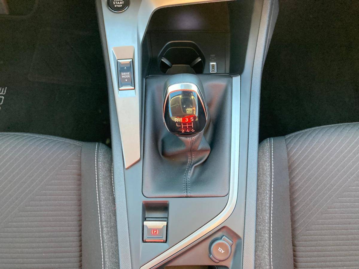 peugeot-308-sw-2023-gasolina-1199cc
