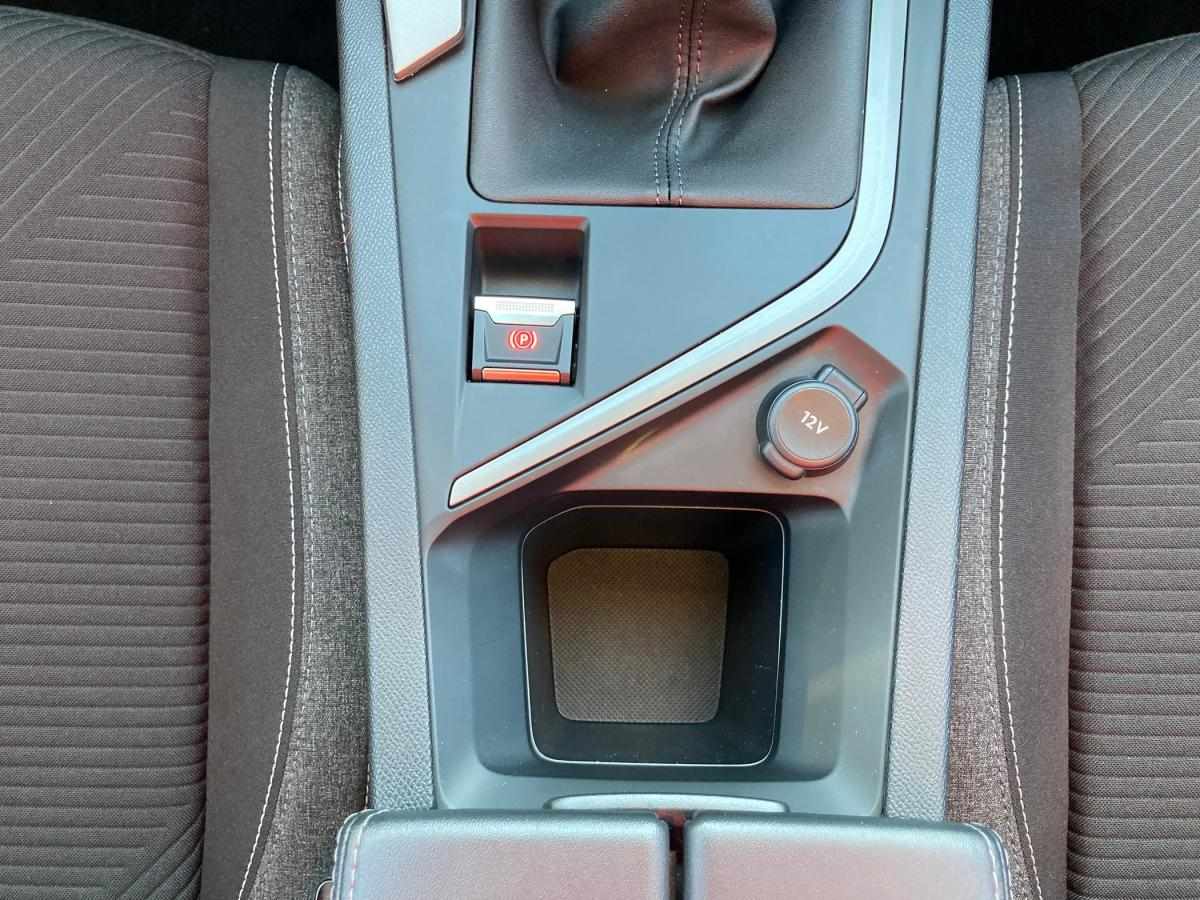 peugeot-308-sw-2023-gasolina-1199cc