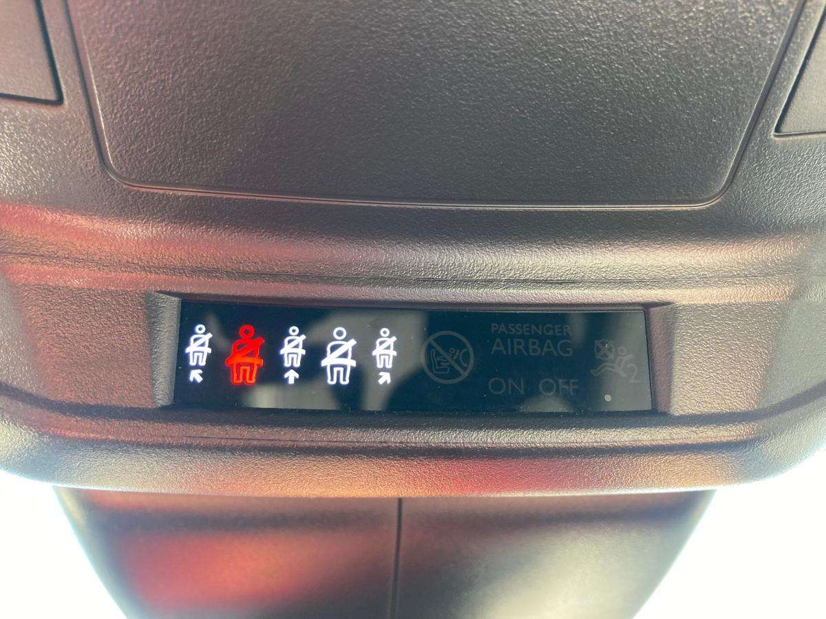 peugeot-308-sw-2023-gasolina-1199cc