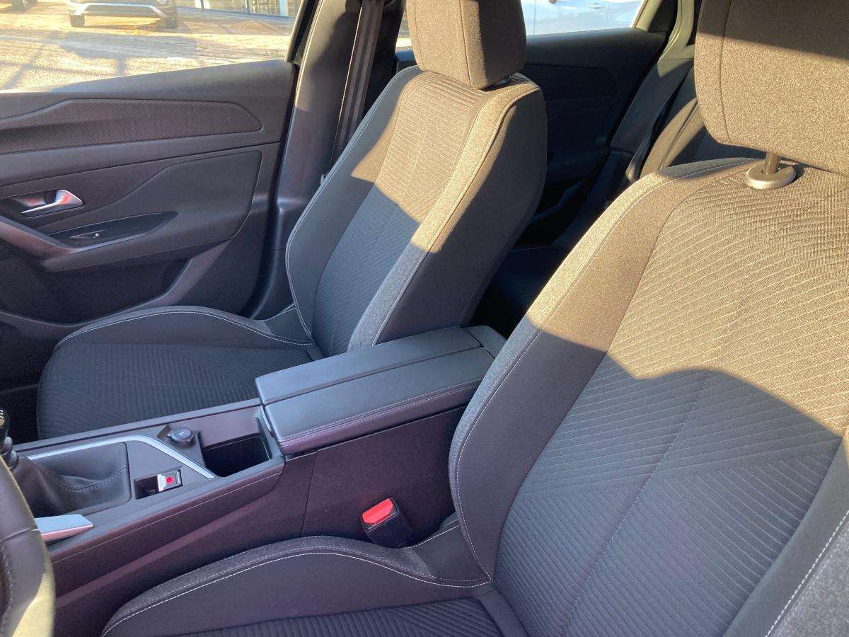 peugeot-308-sw-2023-gasolina-1199cc