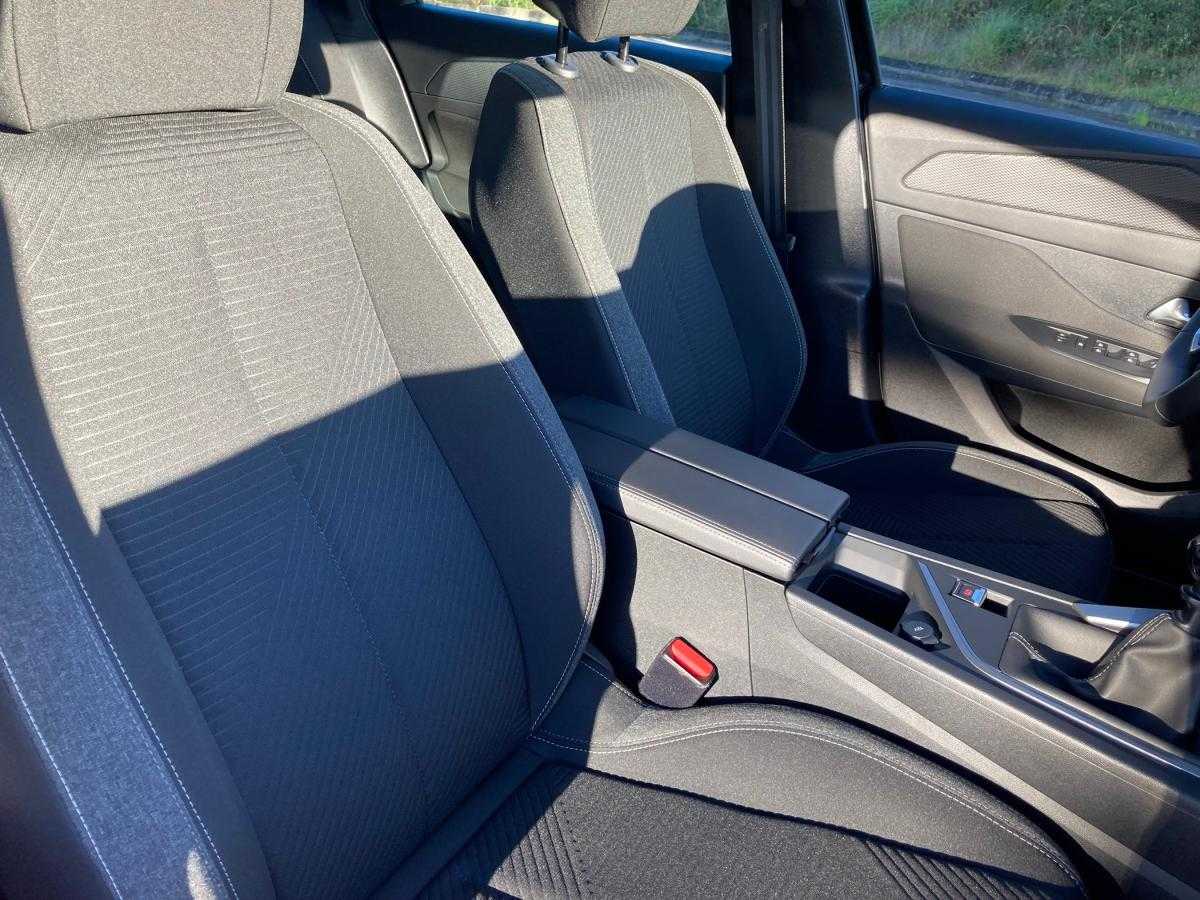 peugeot-308-sw-2023-gasolina-1199cc