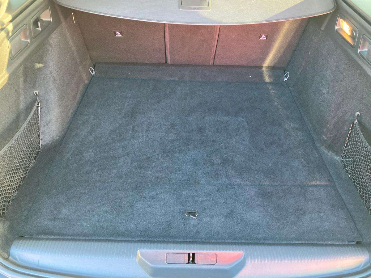 peugeot-308-sw-2023-gasolina-1199cc