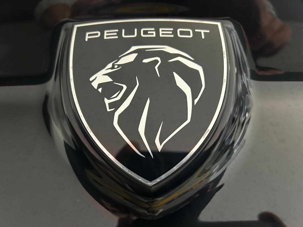 peugeot-308-sw-2023-gasolina-1199cc