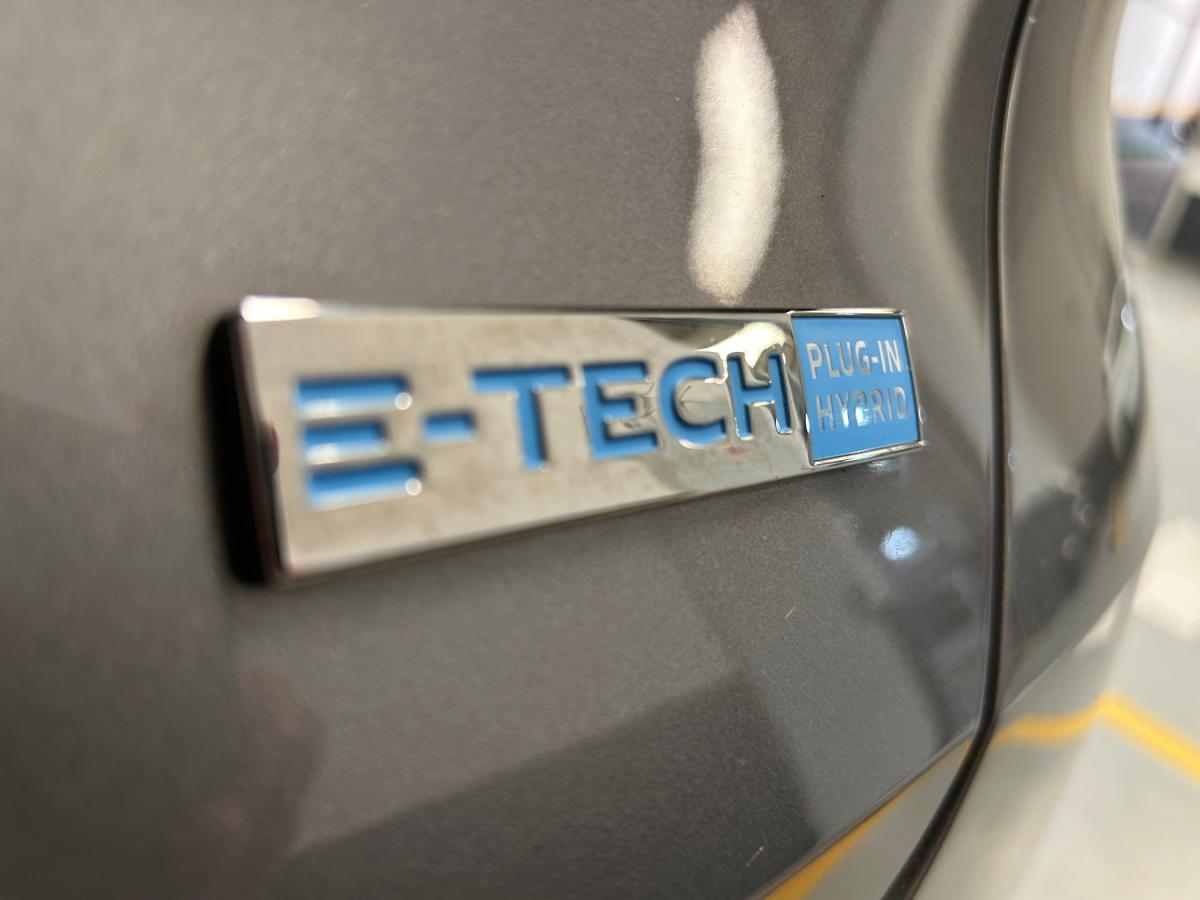 renault-captur-2022-hibrido-a-gasolina-1598cc
