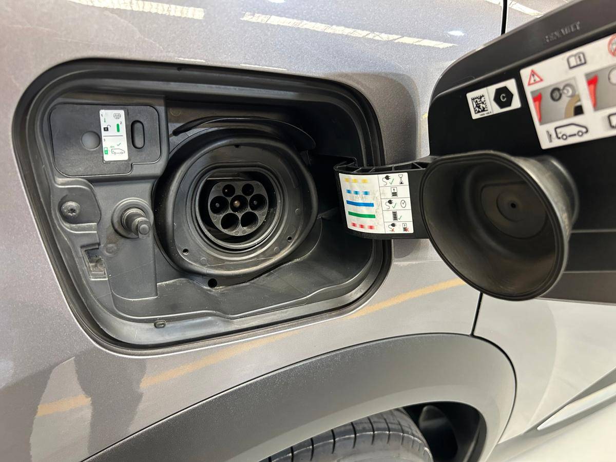 renault-captur-2022-hibrido-a-gasolina-1598cc