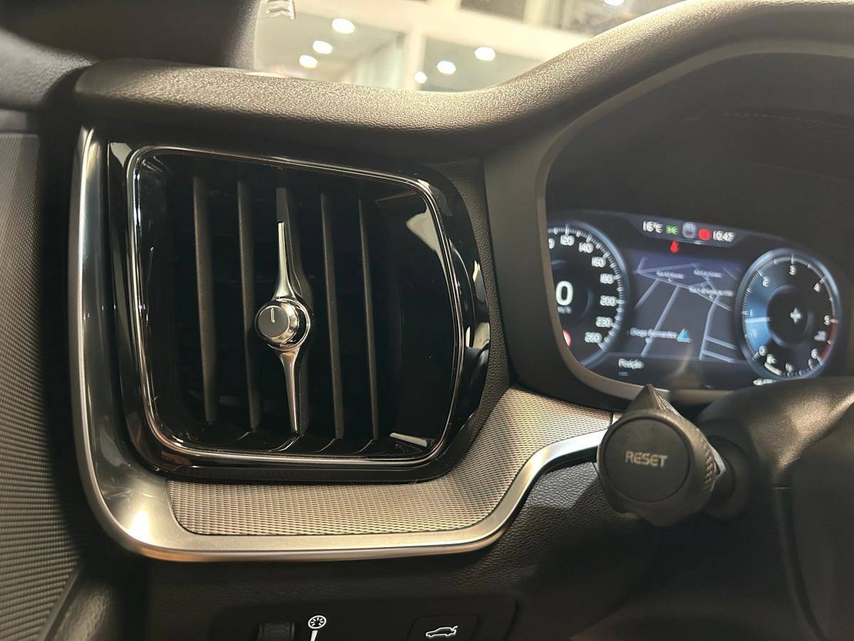 volvo-v60-2020-diesel-1969cc