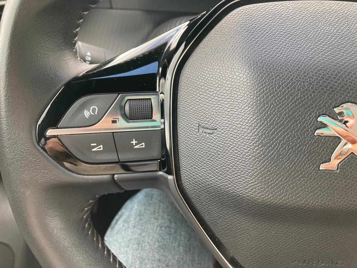 peugeot-2008-2023-gasolina-1199cc