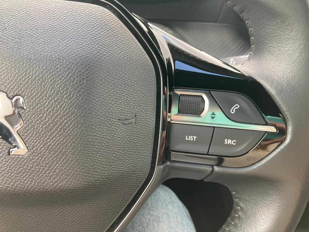 peugeot-2008-2023-gasolina-1199cc