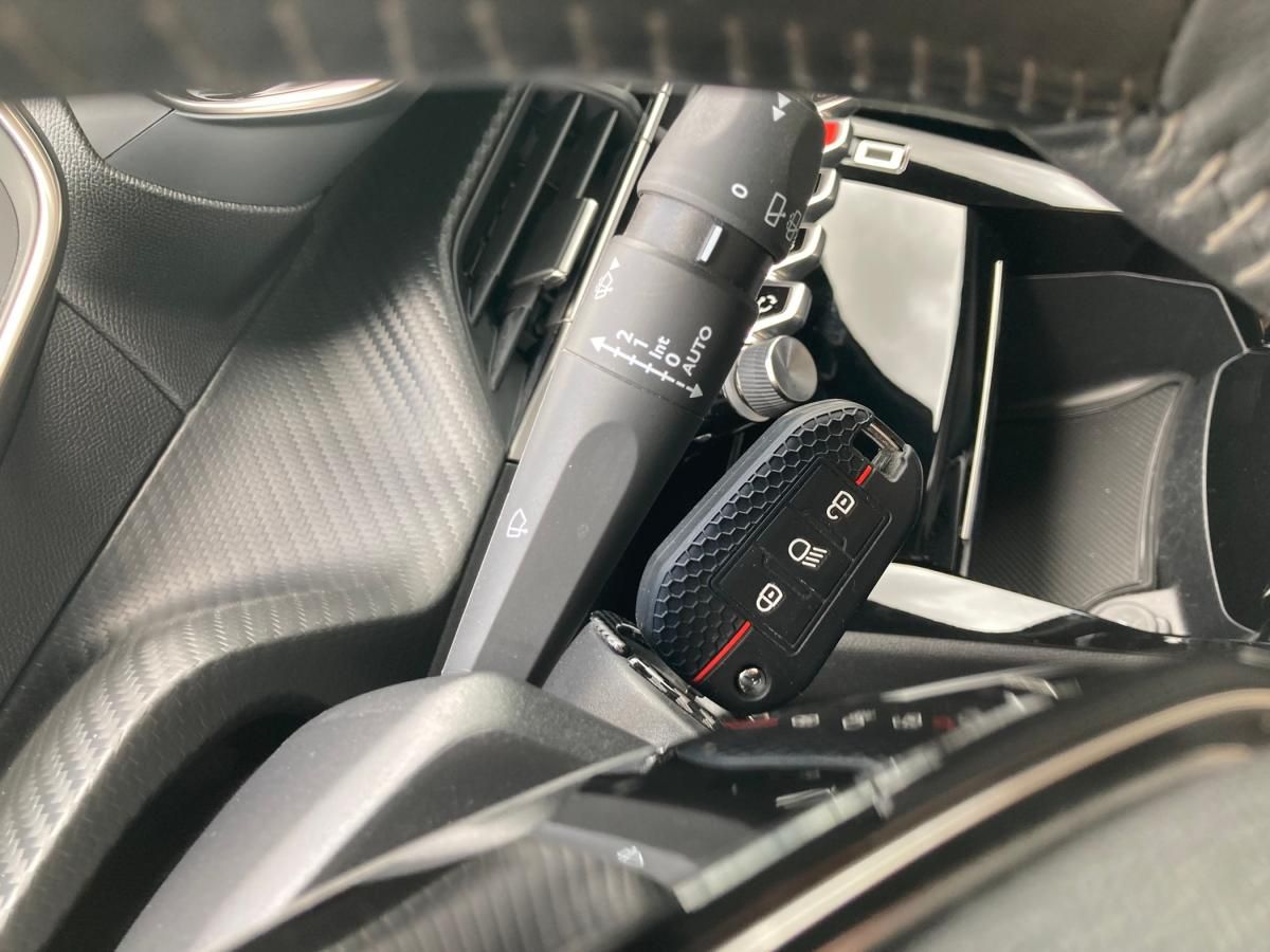 peugeot-2008-2023-gasolina-1199cc