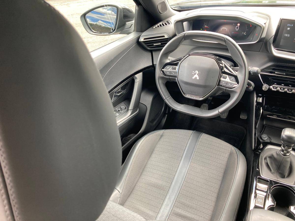 peugeot-2008-2023-gasolina-1199cc
