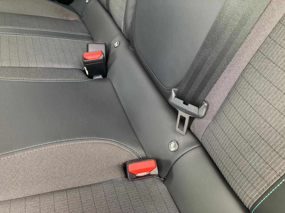 peugeot-2008-2023-gasolina-1199cc
