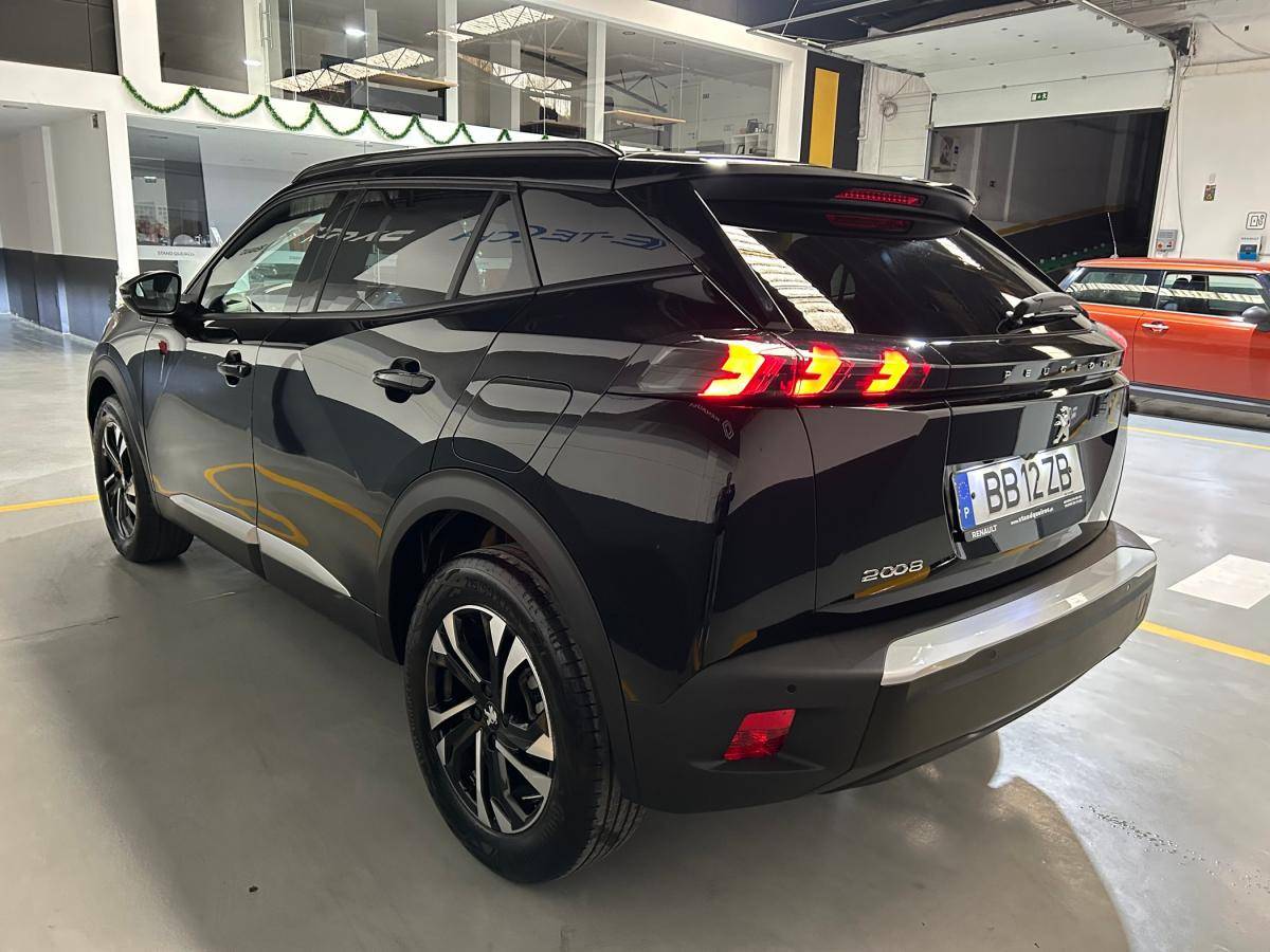 peugeot-2008-2023-gasolina-1199cc