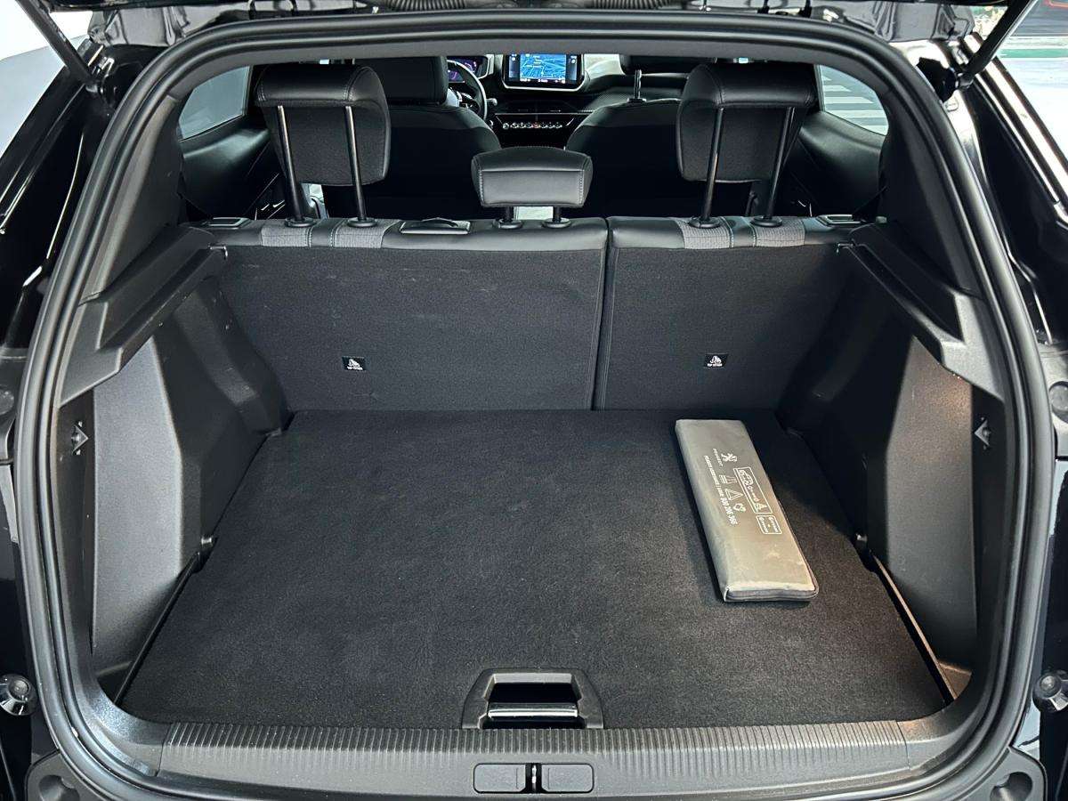 peugeot-2008-2023-gasolina-1199cc