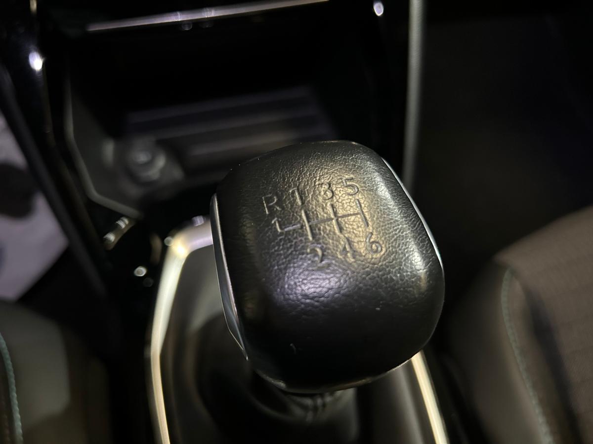 peugeot-2008-2023-gasolina-1199cc
