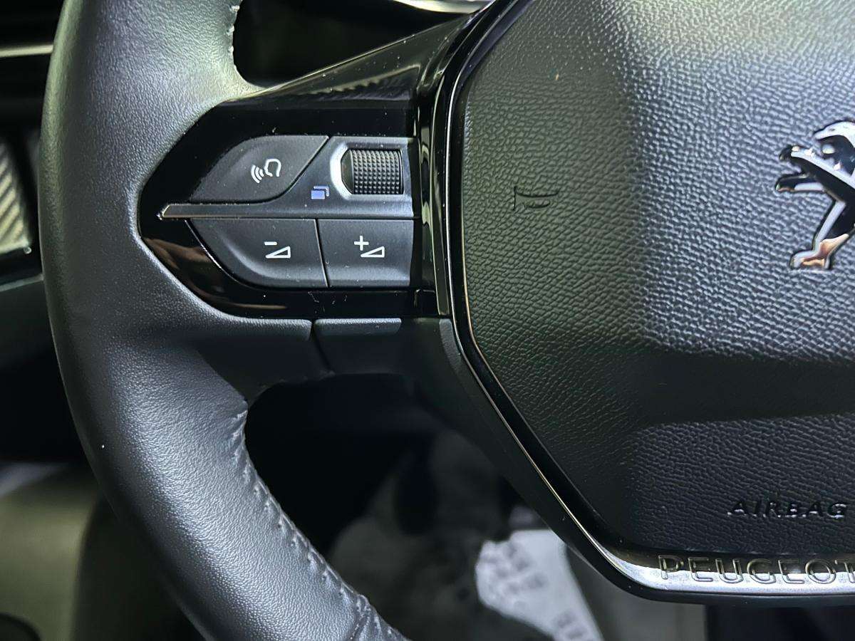 peugeot-2008-2023-gasolina-1199cc