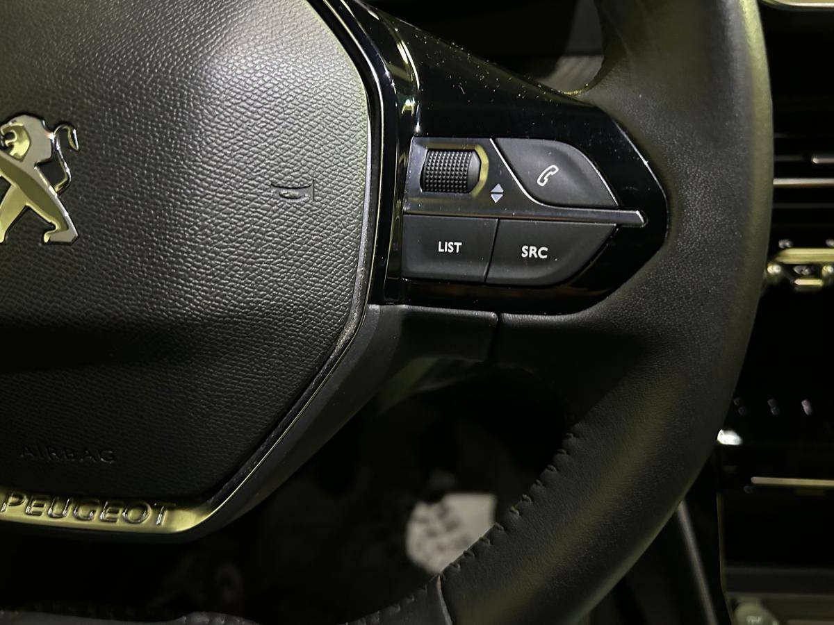 peugeot-2008-2023-gasolina-1199cc