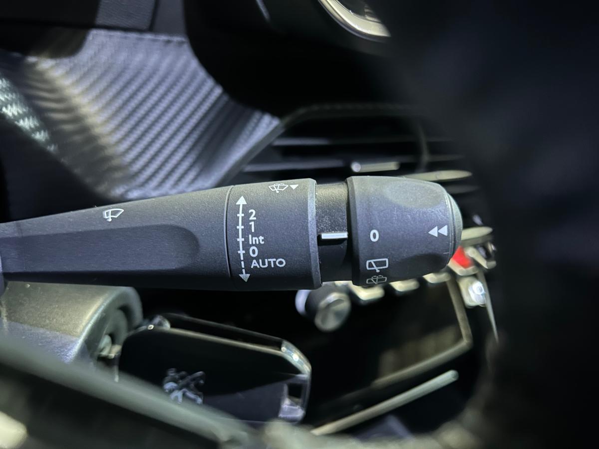 peugeot-2008-2023-gasolina-1199cc