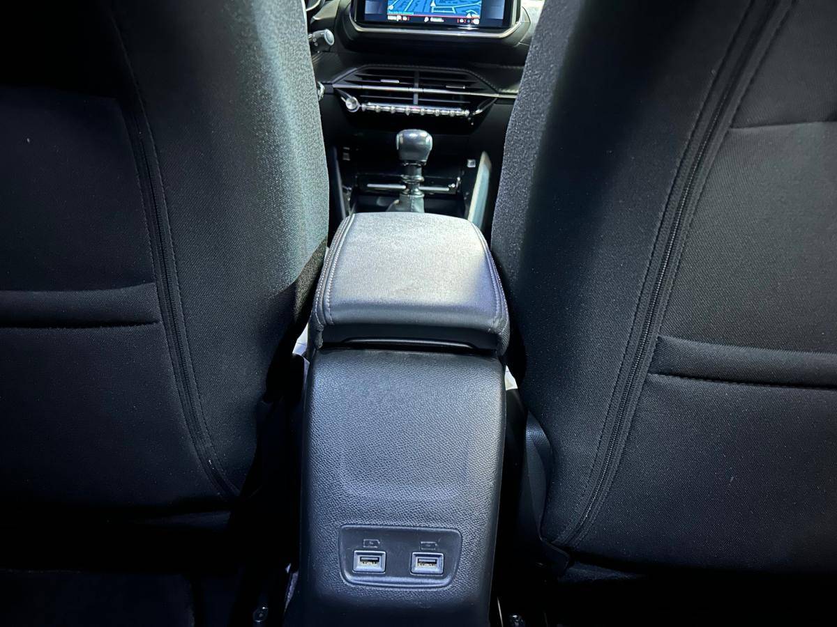 peugeot-2008-2023-gasolina-1199cc