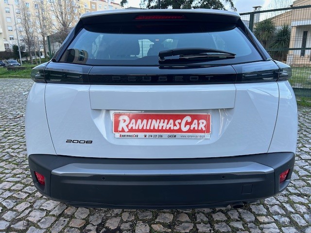 peugeot-2008-2023-gasolina-1199cc
