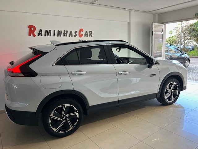 mitsubishi-eclipse-cross-2022-hibrido-a-gasolina-2360cc