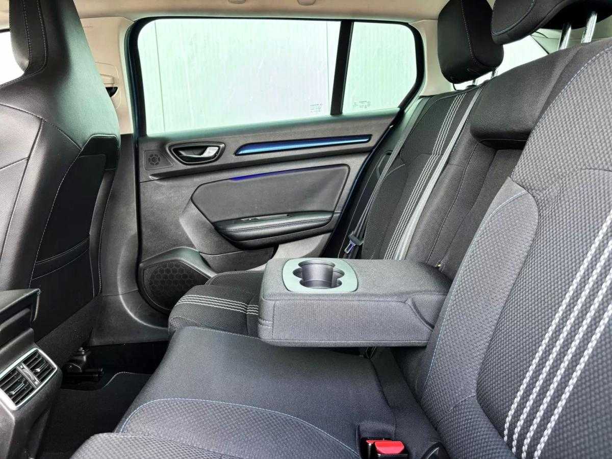 renault-megane-sport-tourer-2017-diesel-1461cc