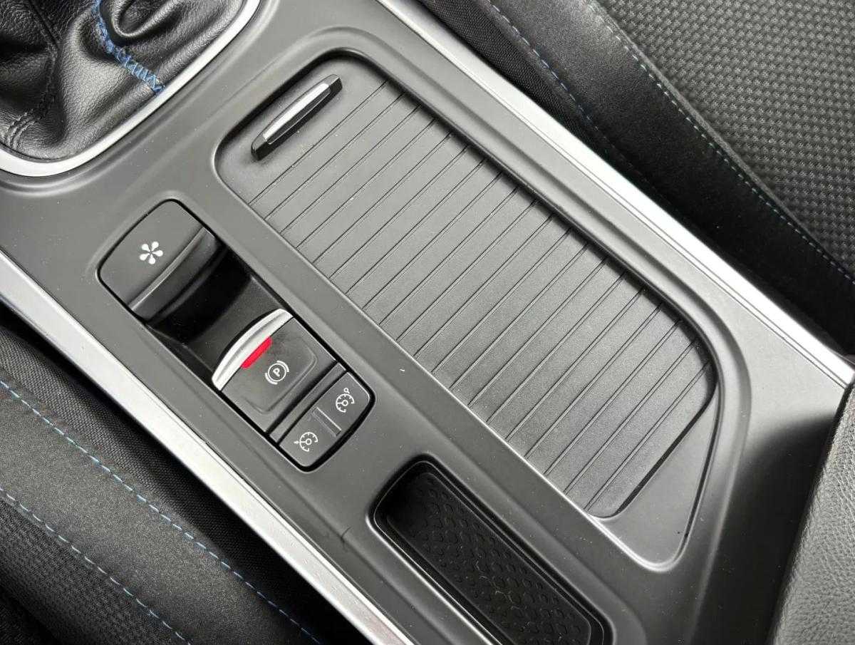 renault-megane-sport-tourer-2017-diesel-1461cc