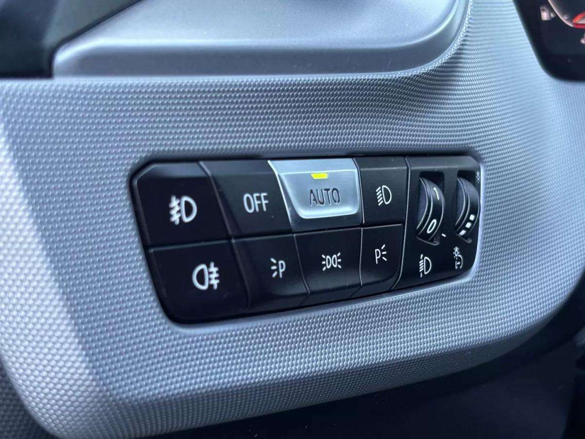 bmw-serie-1-2021-gasolina-1499cc