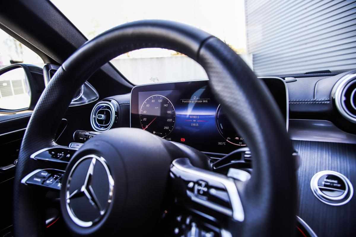 mercedes-benz-classe-c-c-300-e-2024-gasolina-1999cc