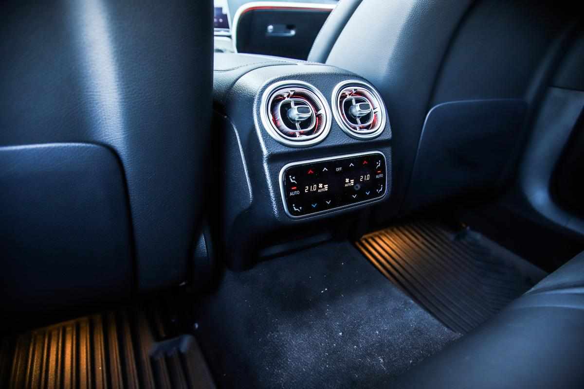 mercedes-benz-classe-c-c-300-e-2024-gasolina-1999cc