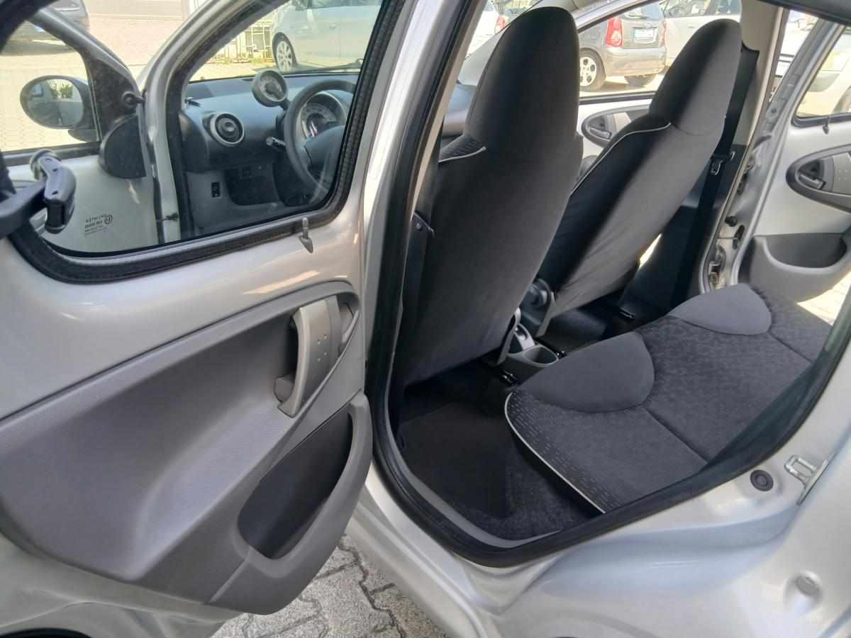 peugeot-107-1-0-2011-gasolina-998cc