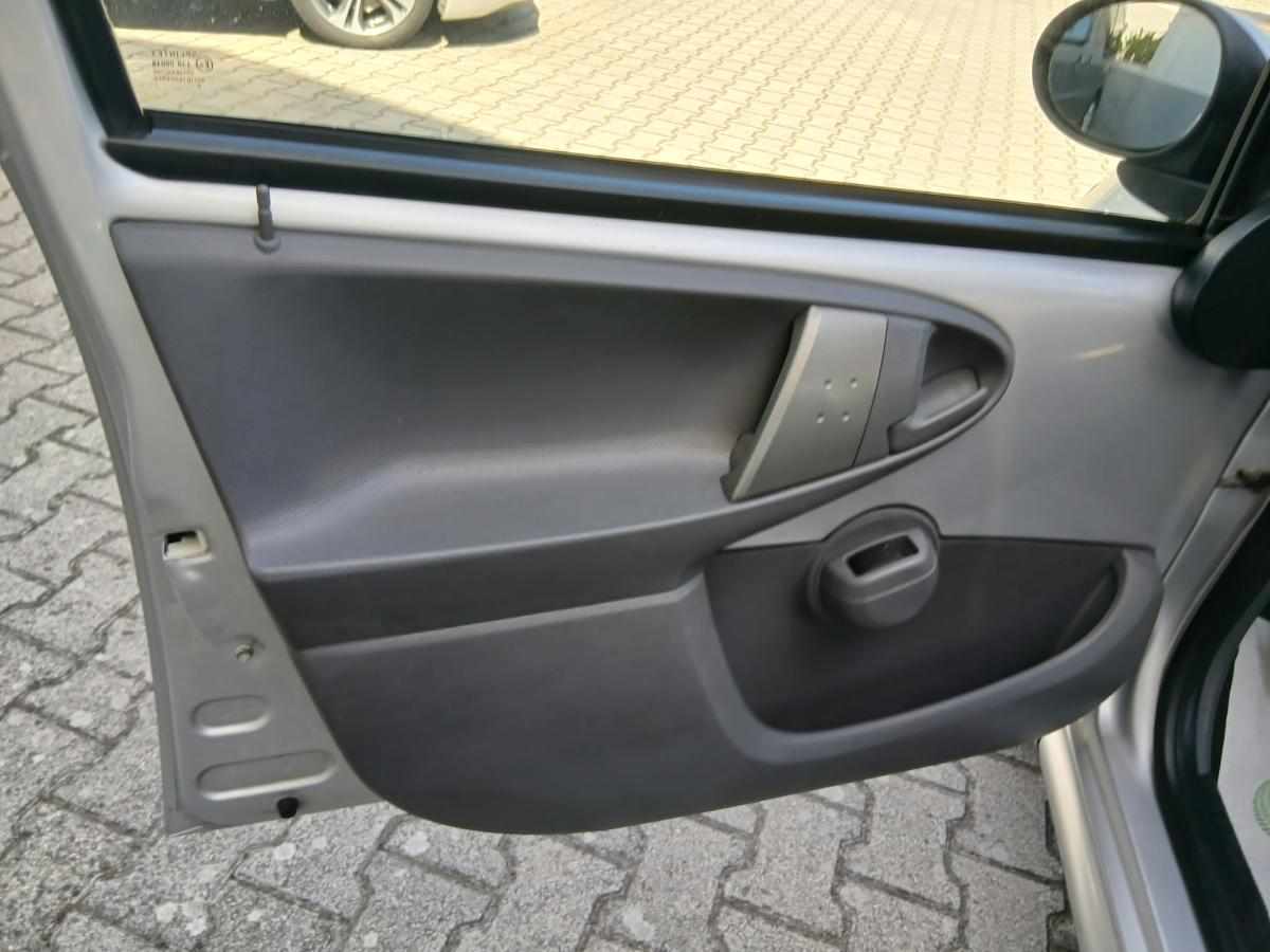 peugeot-107-1-0-2011-gasolina-998cc