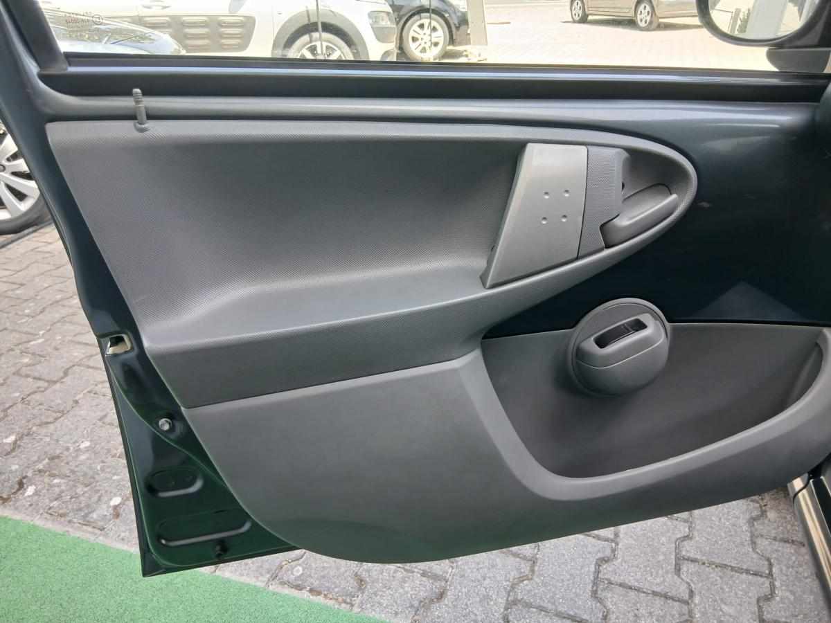 peugeot-107-1-0-2009-gasolina-998cc