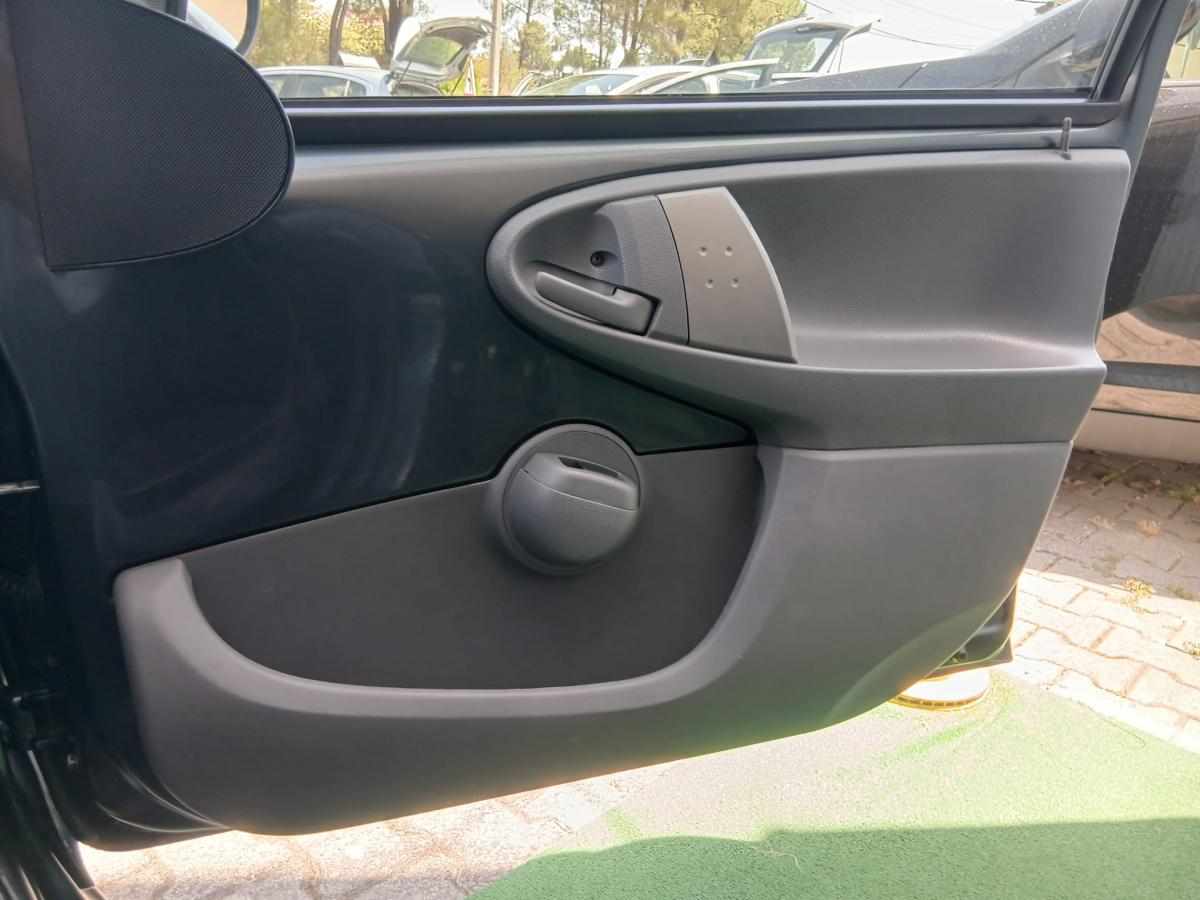 peugeot-107-1-0-2009-gasolina-998cc