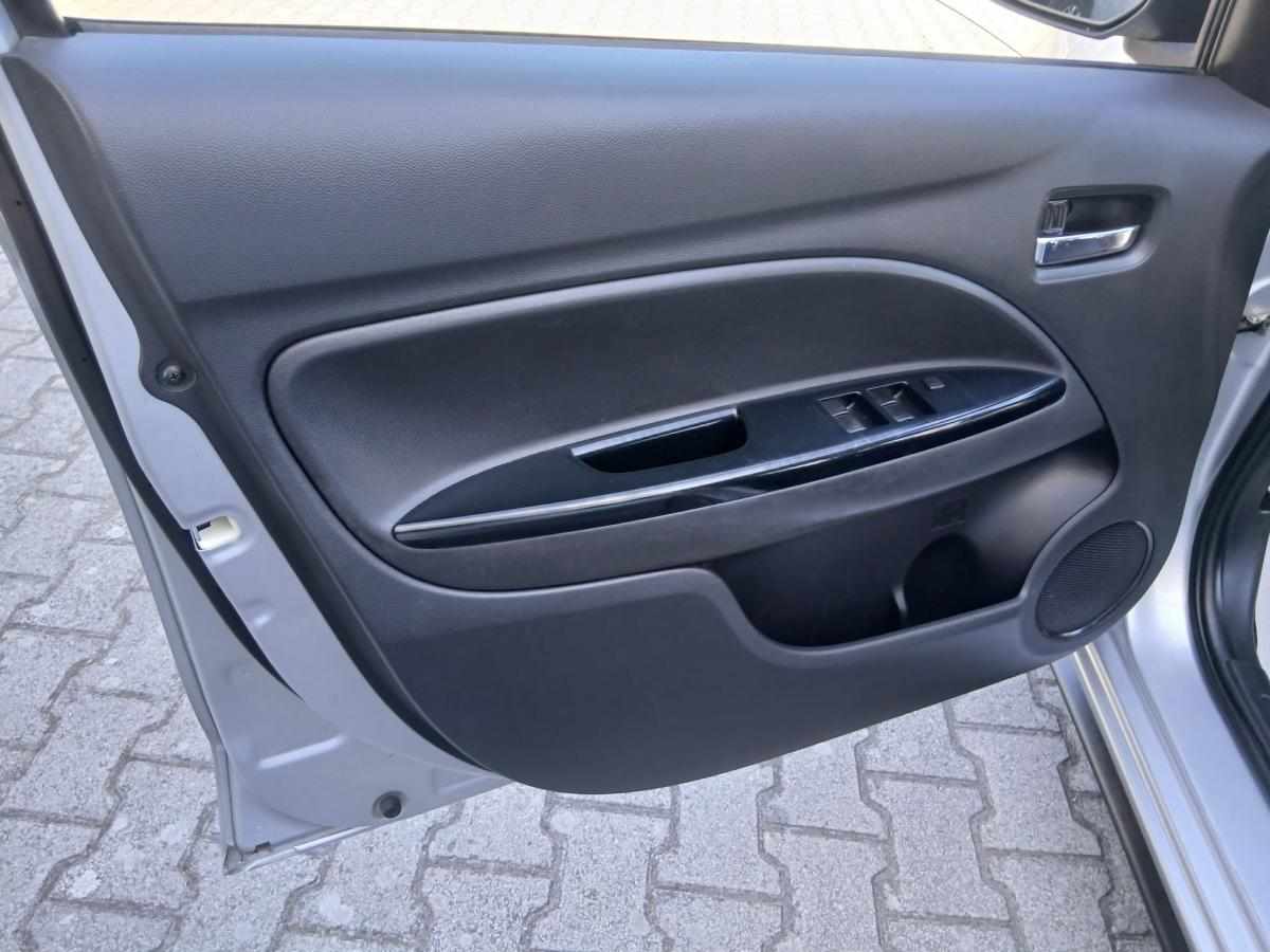 mitsubishi-space-star-1-2-2015-gasolina-1193cc