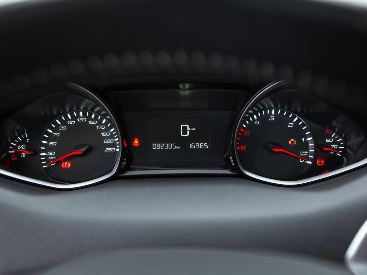 peugeot-308-2019-diesel-1499cc