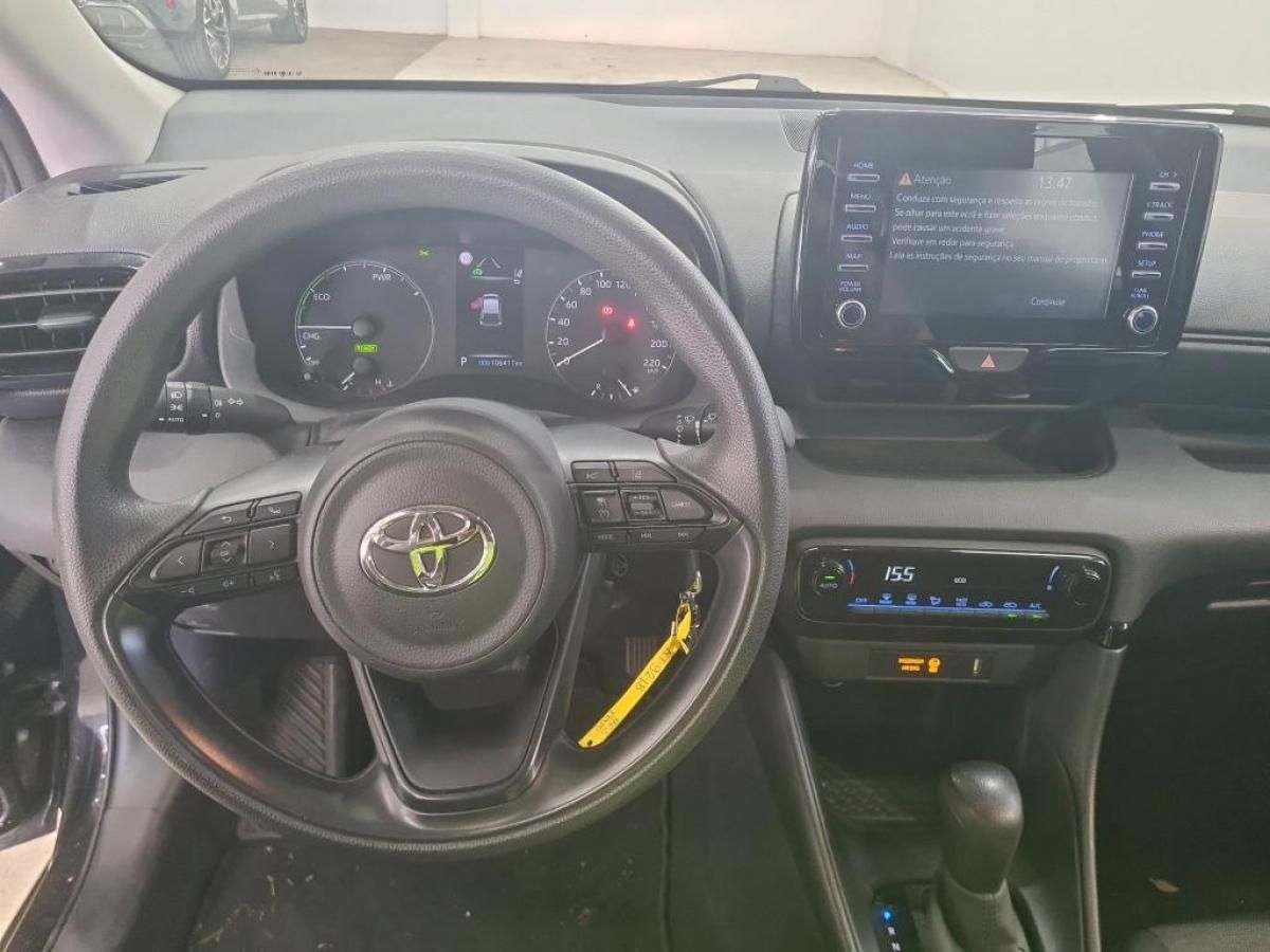 toyota-yaris-2022-hibrido-a-gasolina-1490cc