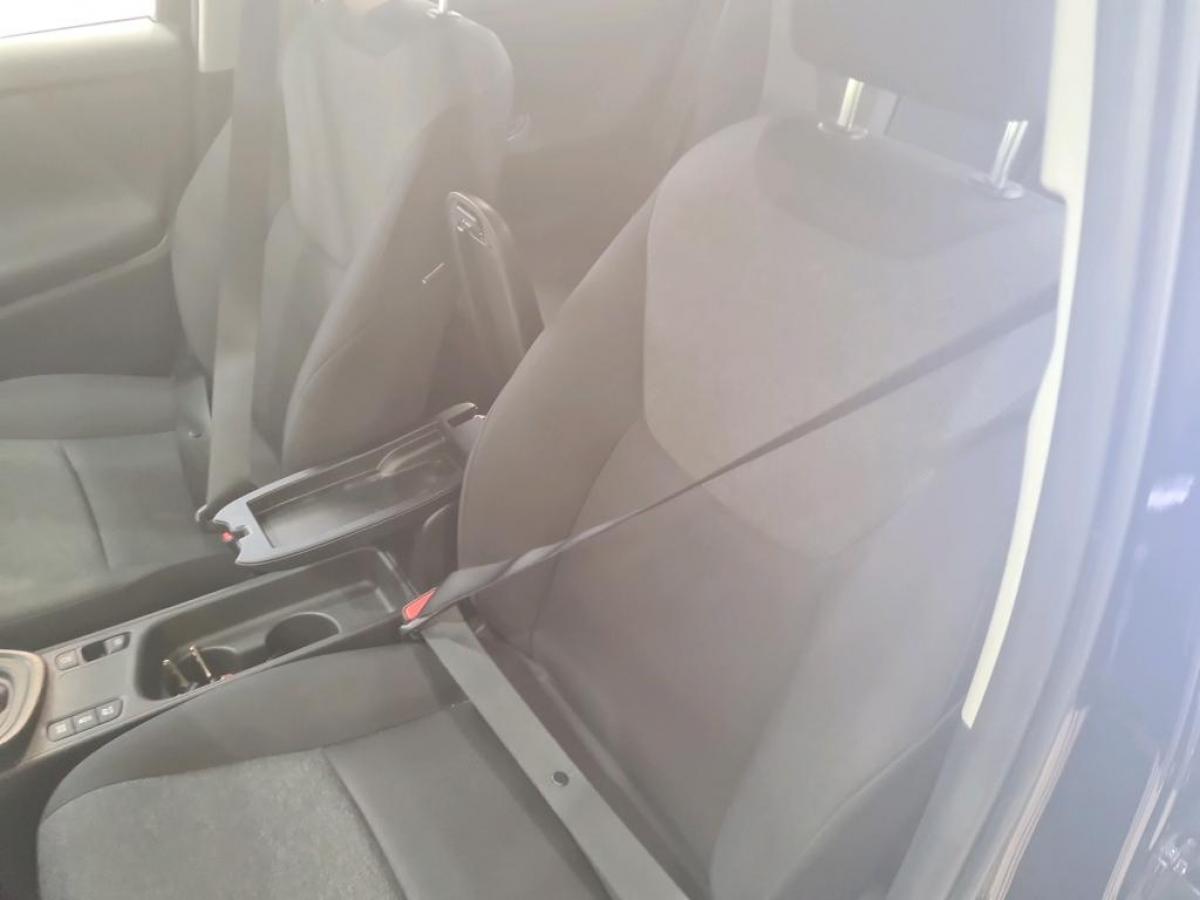 toyota-yaris-2022-hibrido-a-gasolina-1490cc