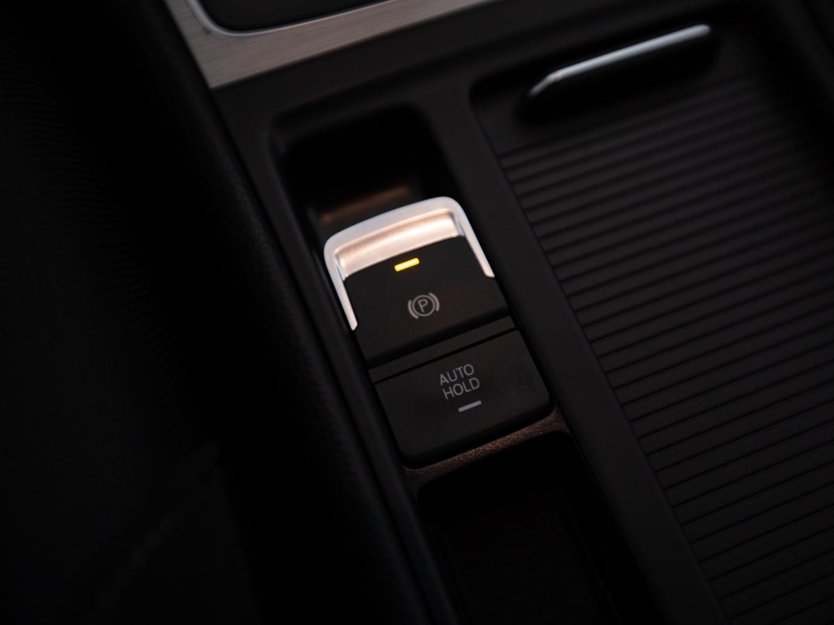 volkswagen-golf-2016-diesel-1598cc