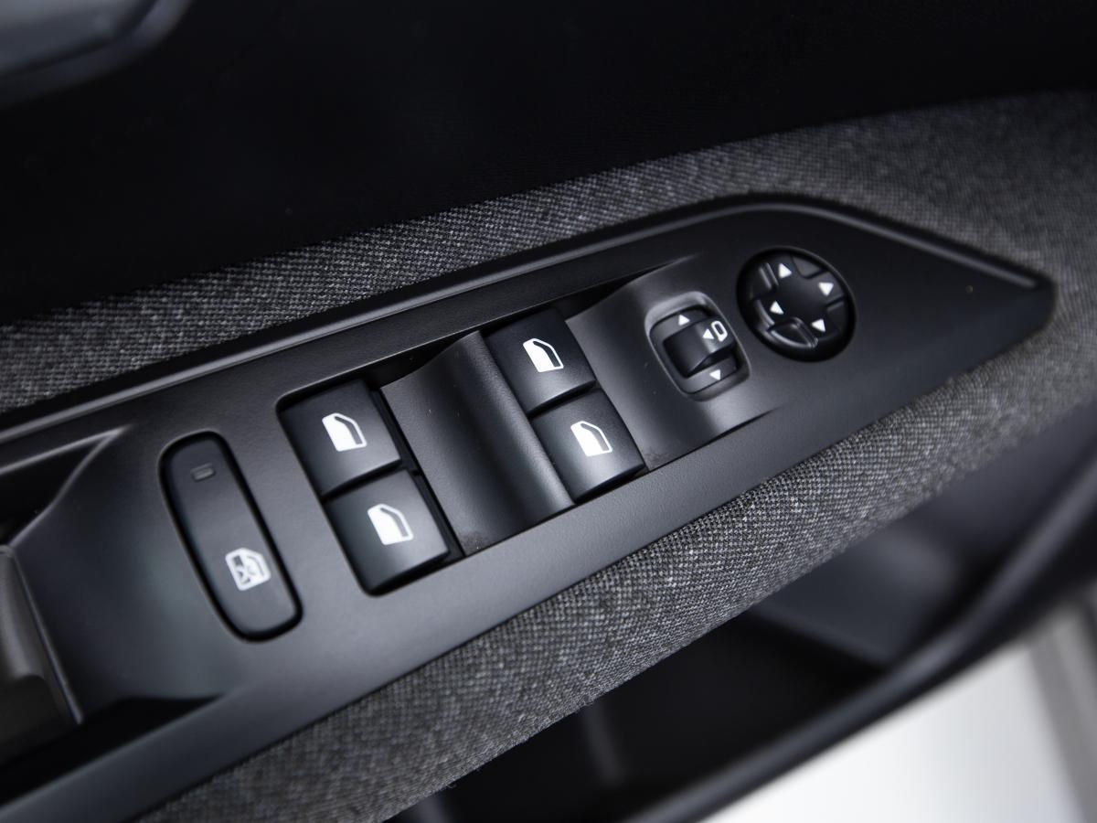 peugeot-3008-2022-diesel-1499cc