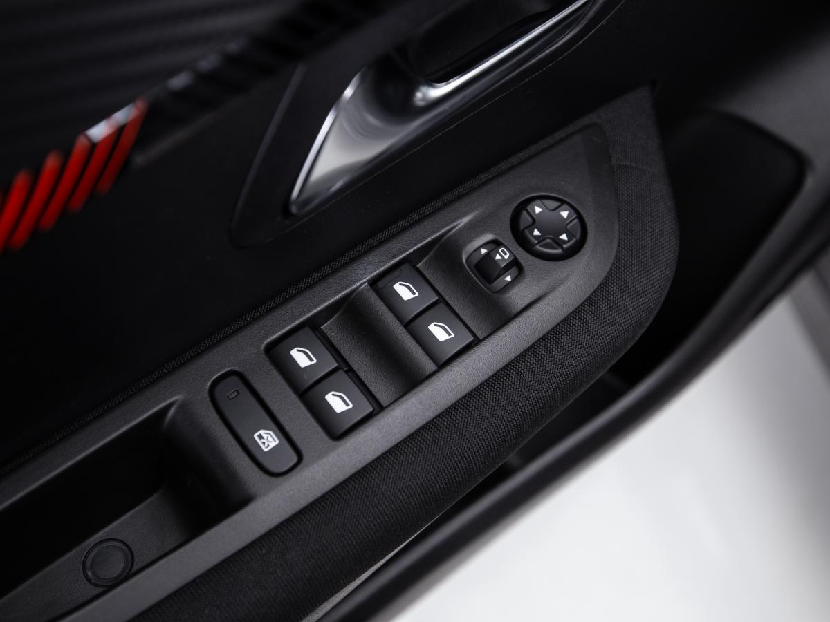 peugeot-208-2022-diesel-1499cc