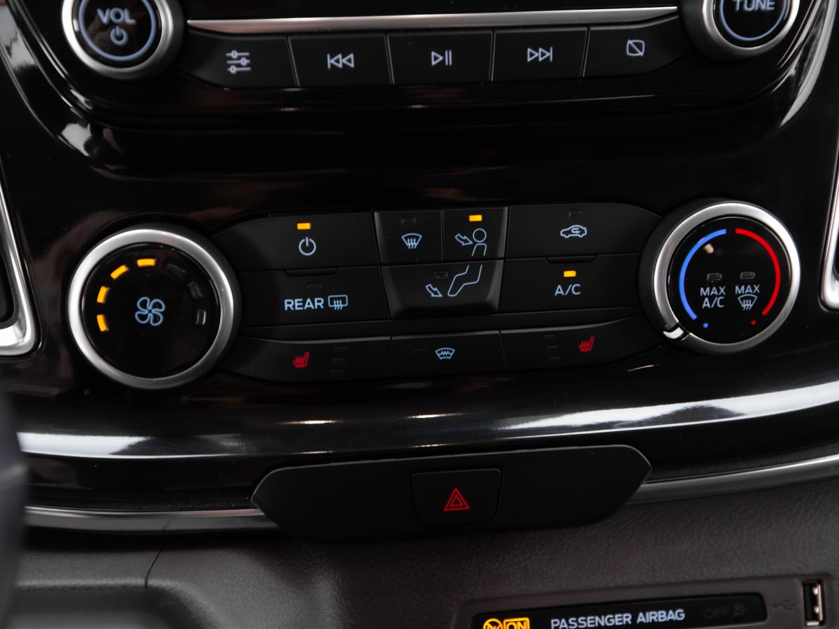 ford-tourneo-custom-2021-hibrido-a-gasolina-996cc