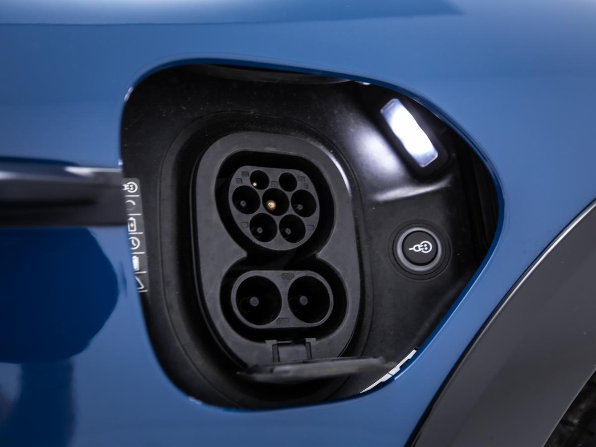 porsche-taycan-2021-eletrico-0cc