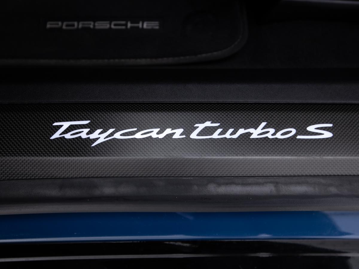 porsche-taycan-2021-eletrico-0cc