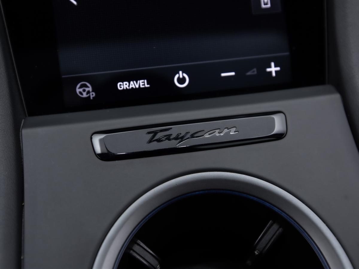 porsche-taycan-2021-eletrico-0cc
