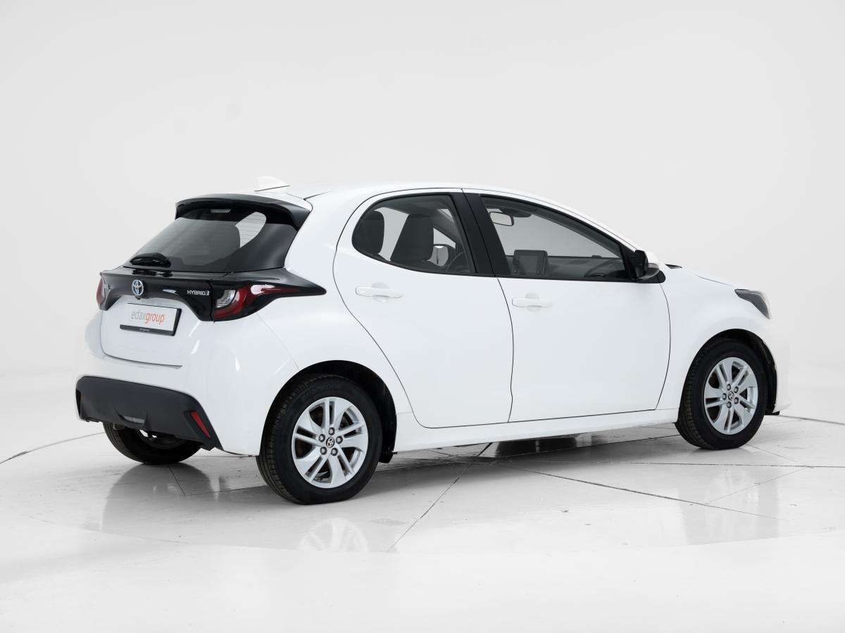 toyota-yaris-2022-hibrido-a-gasolina-1490cc