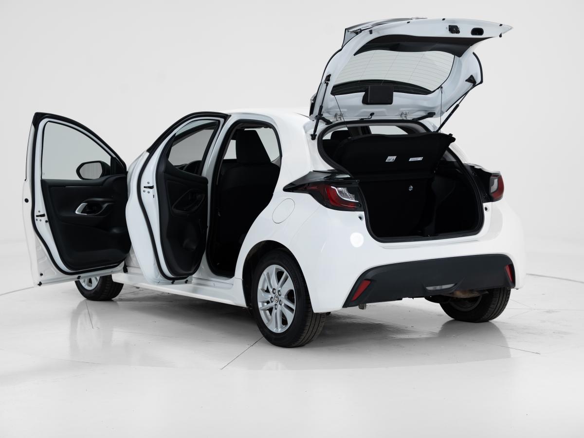 toyota-yaris-2022-hibrido-a-gasolina-1490cc